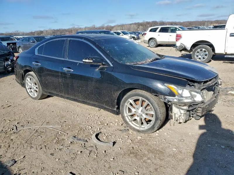 2010 NISSAN MAXIMA S  