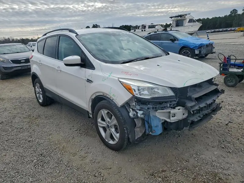2016 FORD ESCAPE SE  