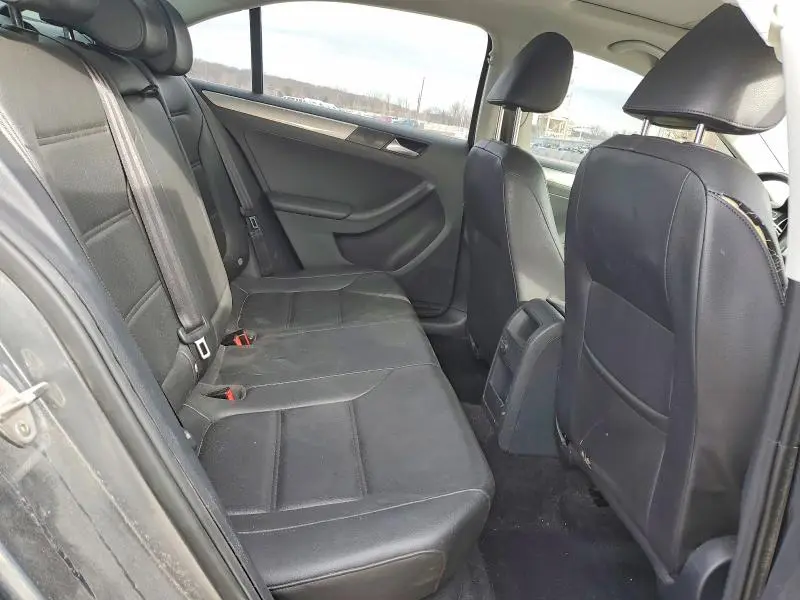 2017 VOLKSWAGEN JETTA SE  