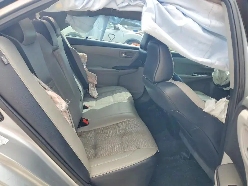 2015 TOYOTA CAMRY SE  