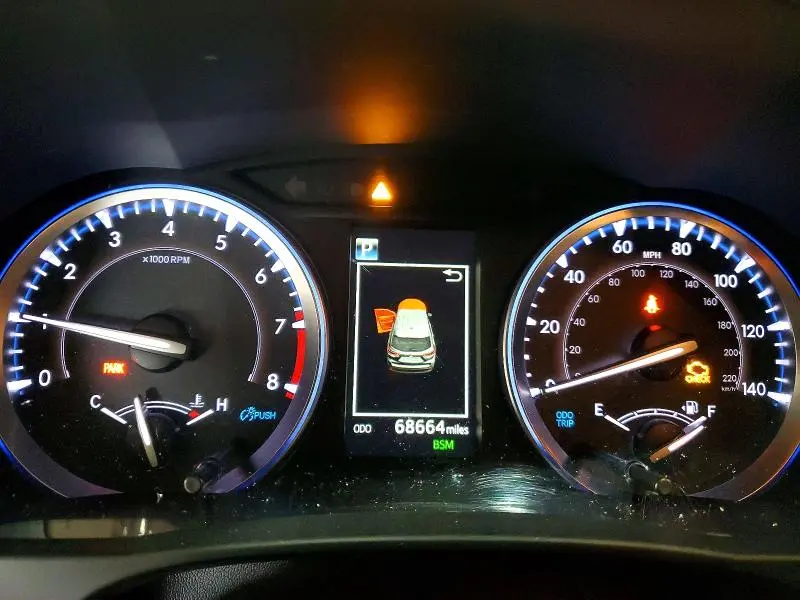 2019 TOYOTA HIGHLANDER XLE  