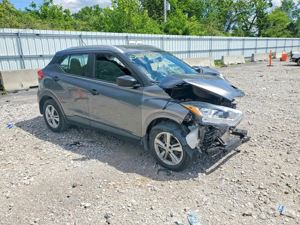2018 NISSAN KICKS S  
