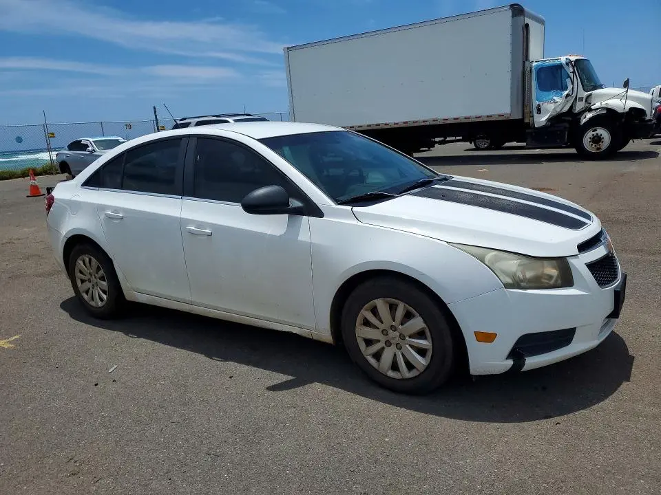 2011 CHEVROLET CRUZE LS  