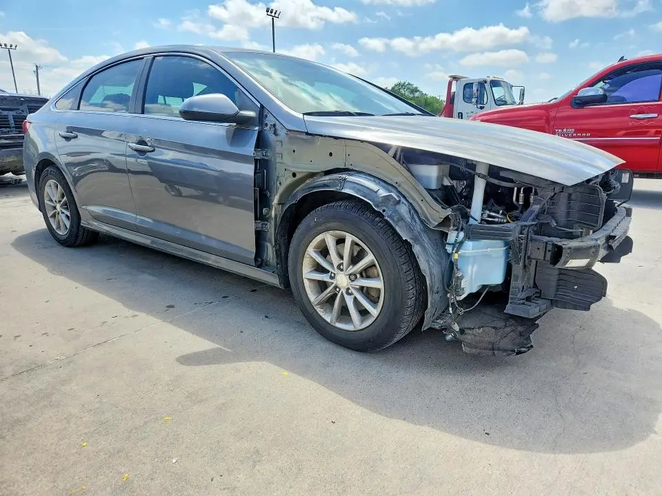 2018 HYUNDAI SONATA SE  