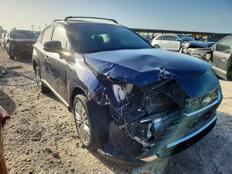 2021 TOYOTA VENZA XLE  