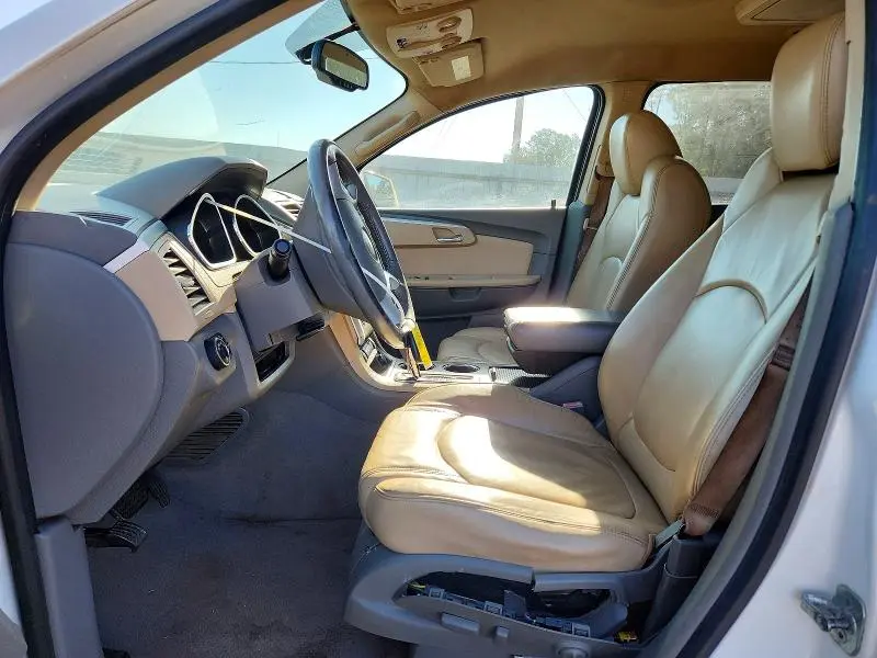 2012 CHEVROLET TRAVERSE LT  