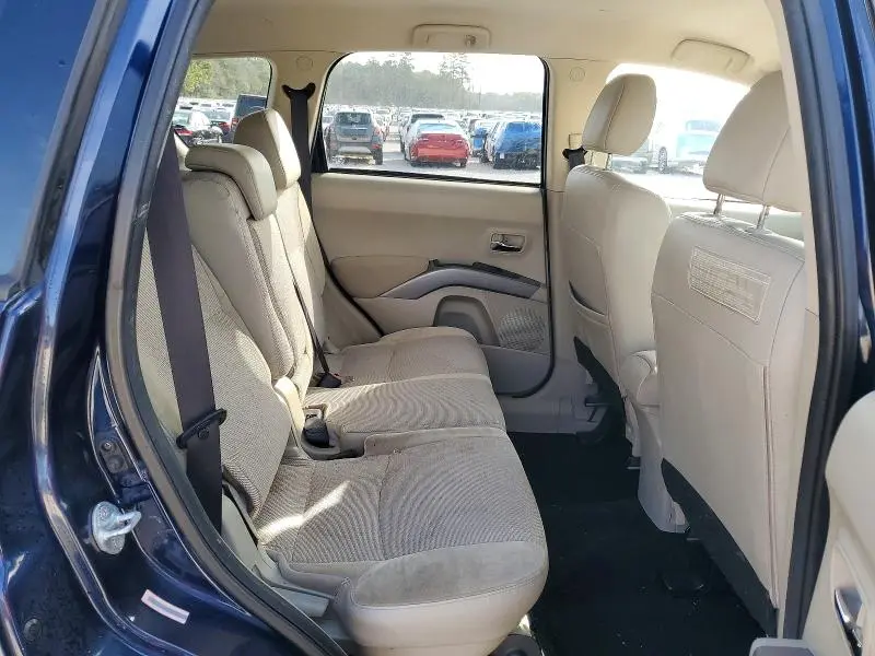 2010 MITSUBISHI OUTLANDER SE  
