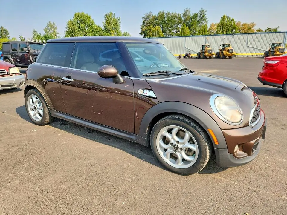 2011 MINI COOPER S  