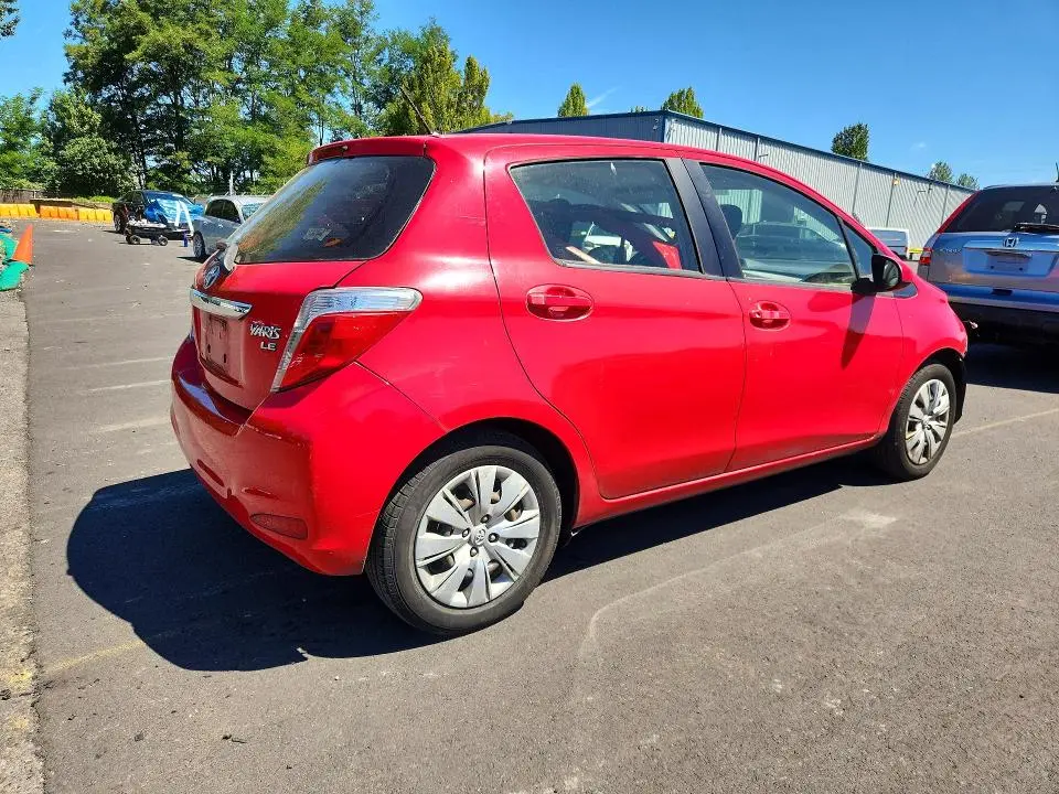 2013 TOYOTA YARIS 5-DOOR LE  