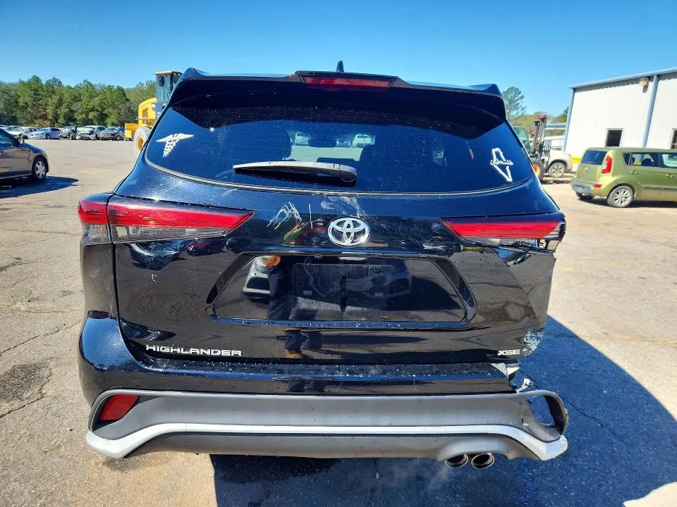 2022 TOYOTA HIGHLANDER XSE  