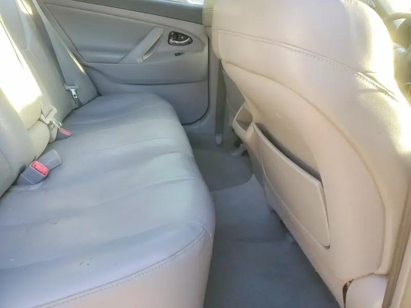 2010 TOYOTA CAMRY LE  