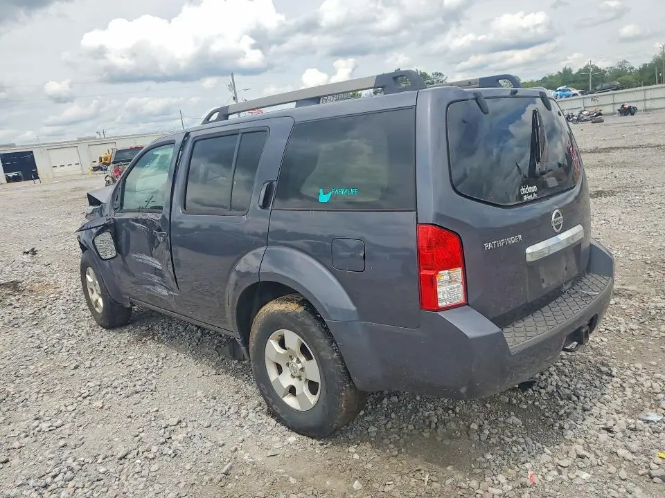 2011 NISSAN PATHFINDER S  