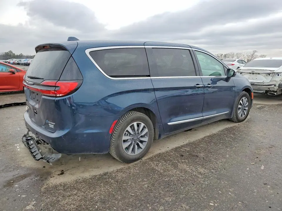 2022 CHRYSLER PACIFICA HYBRID LIMITED  