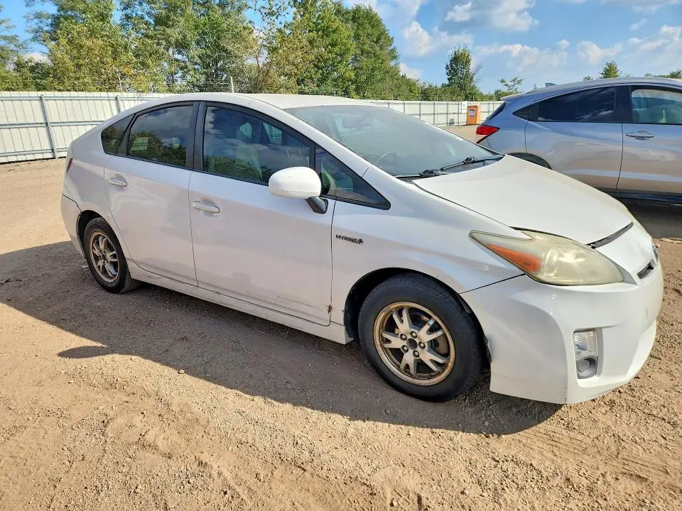 2011 TOYOTA PRIUS THREE  