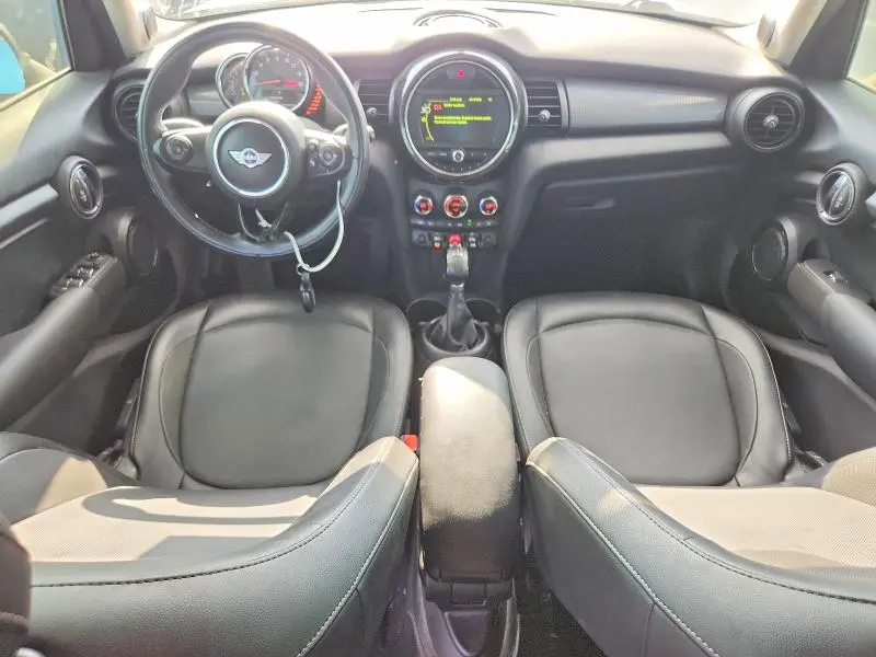 2017 MINI COOPER   