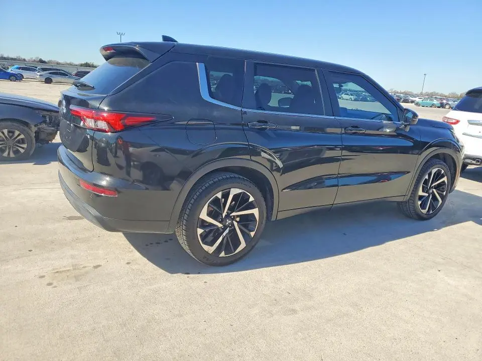 2022 MITSUBISHI OUTLANDER ES  