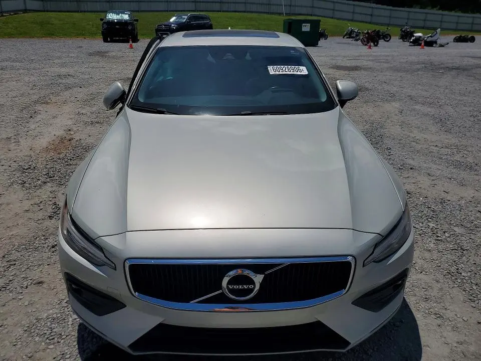 2021 VOLVO S60 T5 MOMENTUM  