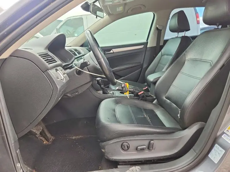 2014 VOLKSWAGEN PASSAT S  