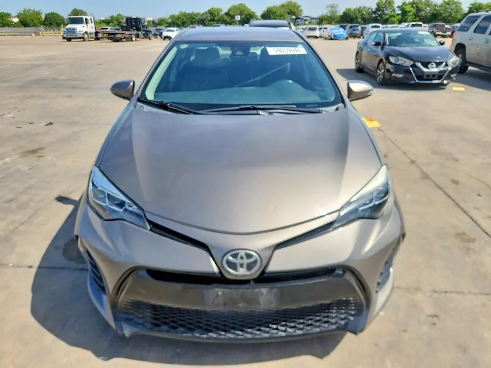 2018 TOYOTA COROLLA SE  