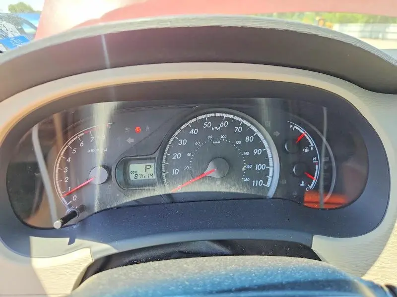 2011 TOYOTA SIENNA LE  