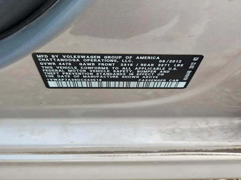 2013 VOLKSWAGEN PASSAT S  
