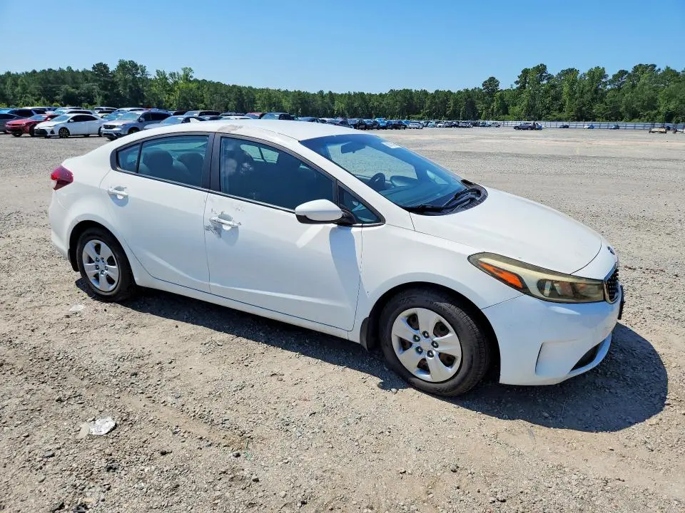 2017 KIA FORTE LX  