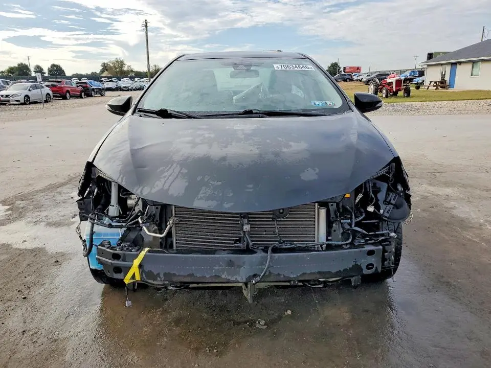 2017 TOYOTA COROLLA SE  