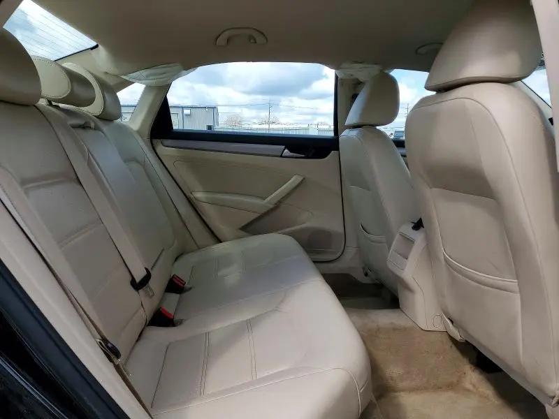2015 VOLKSWAGEN PASSAT S  