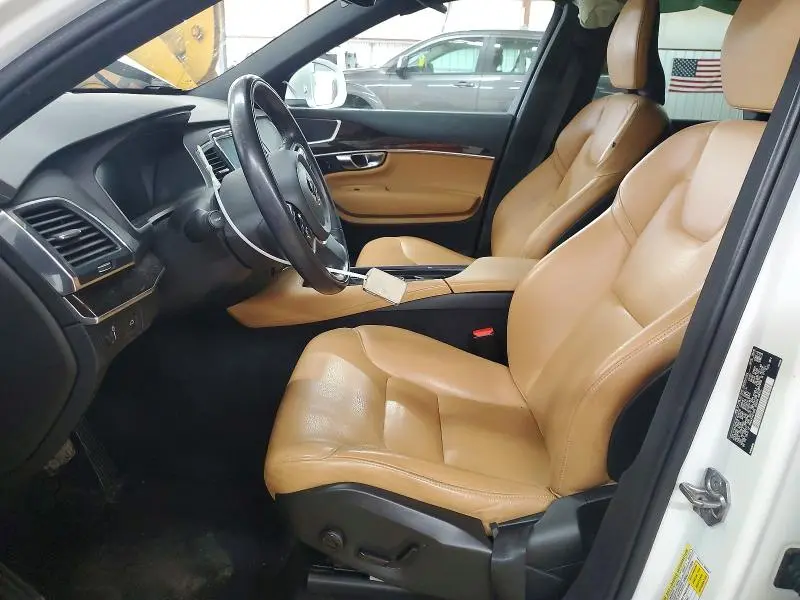 2019 VOLVO XC90 T6 MOMENTUM  