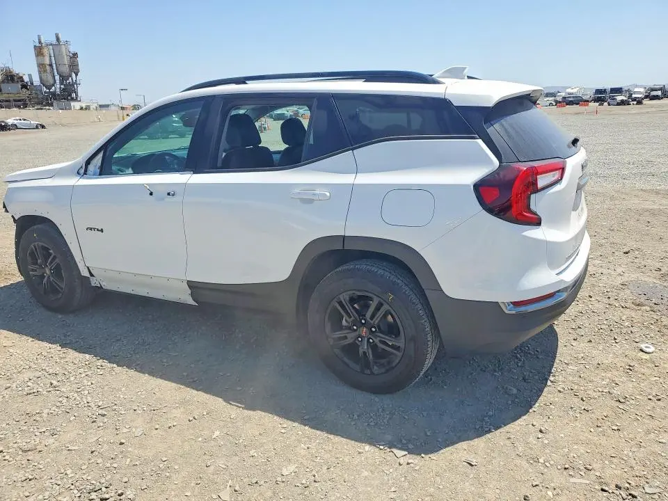 2022 GMC TERRAIN AT4  