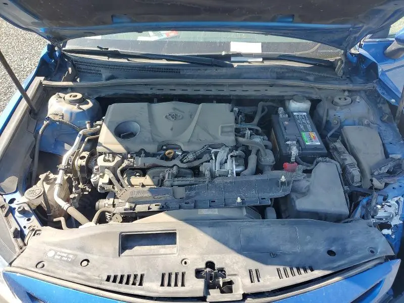 2019 TOYOTA CAMRY SE  