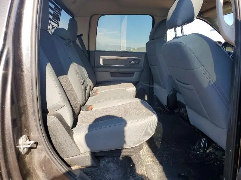2018 RAM 1500 SLT  