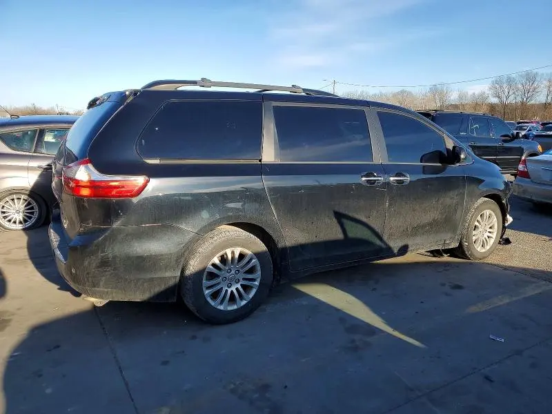 2015 TOYOTA SIENNA XLE  