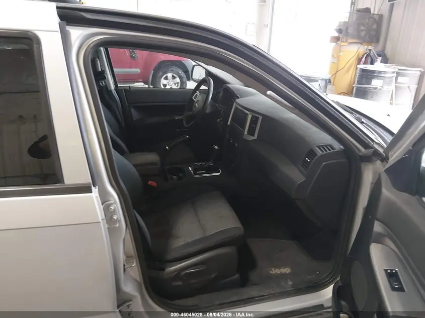 2010 JEEP GRAND CHEROKEE LAREDO