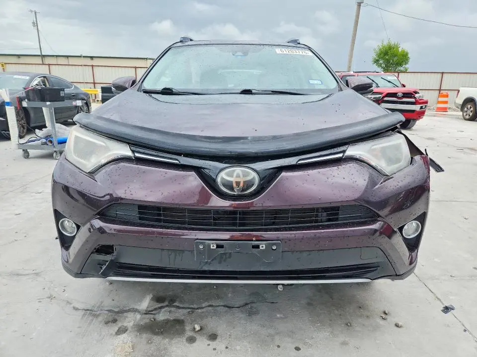 2018 TOYOTA RAV4 XLE  