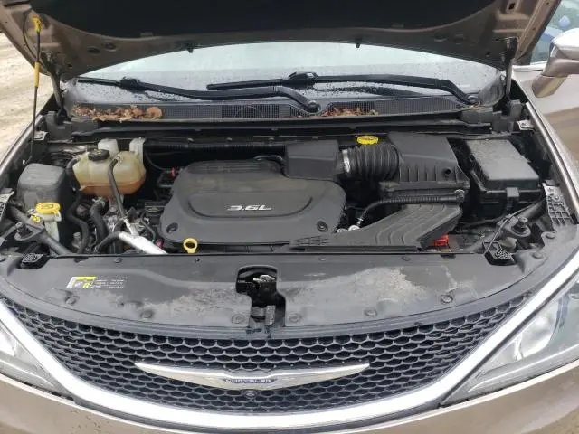 2017 CHRYSLER PACIFICA LIMITED  