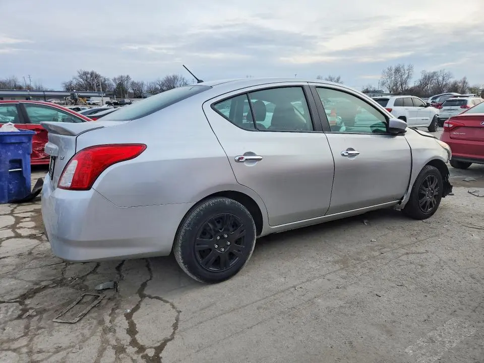 2019 NISSAN VERSA SV  