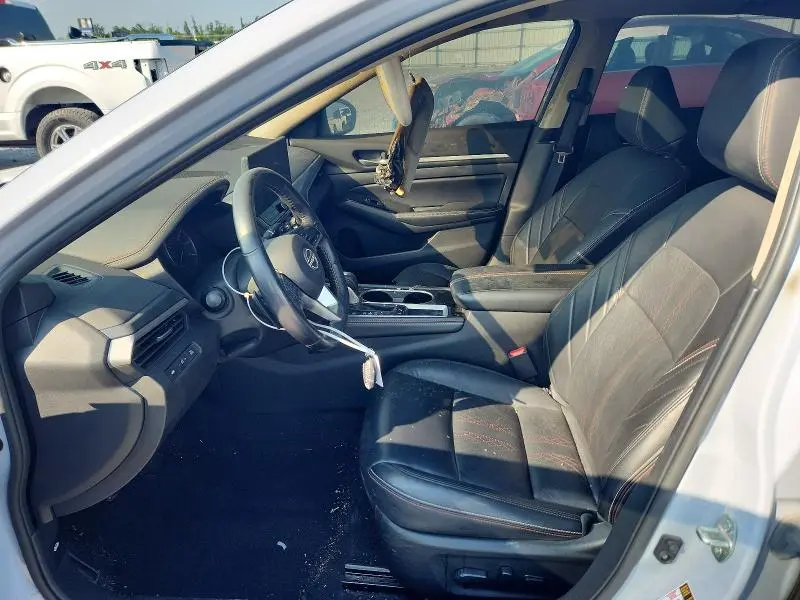 2024 NISSAN ALTIMA SR  