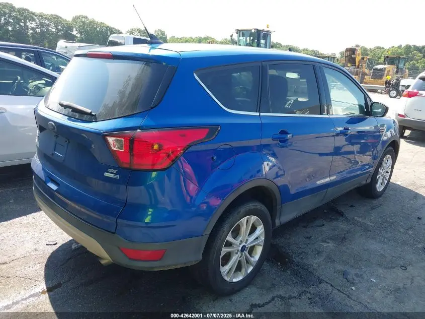 2019 FORD ESCAPE SE