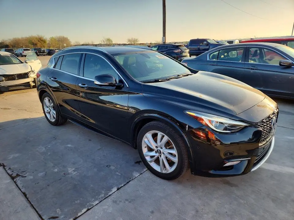 2018 INFINITI QX30 ESSENTIAL  