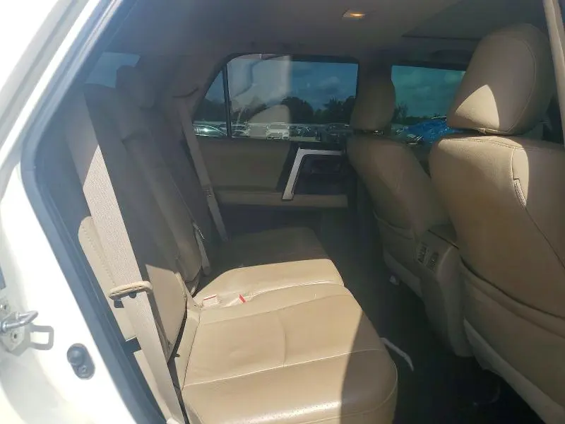 2011 TOYOTA 4RUNNER SR5  