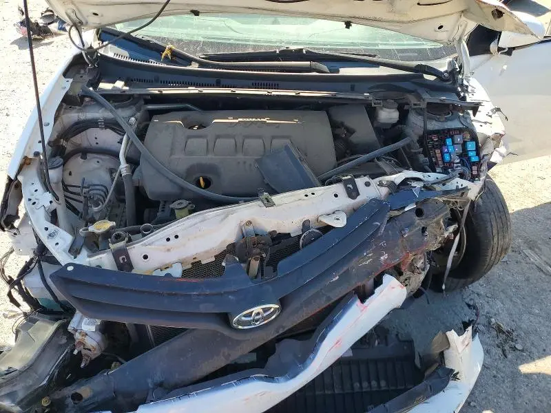 2014 TOYOTA COROLLA LE PLUS  