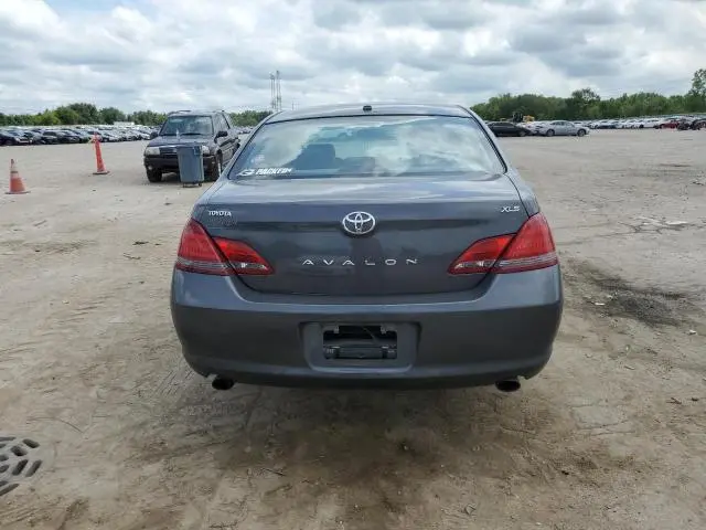 2010 TOYOTA AVALON XL  