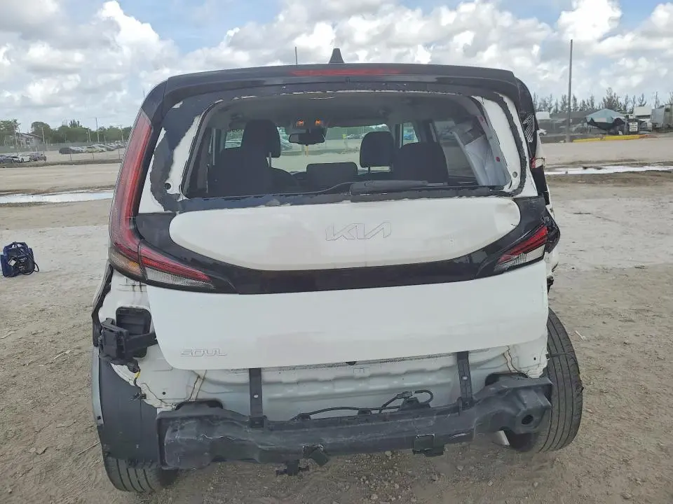 2023 KIA SOUL S  