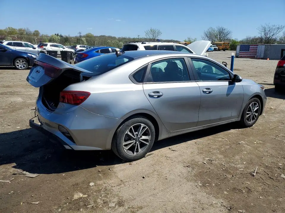 2022 KIA FORTE LXS  