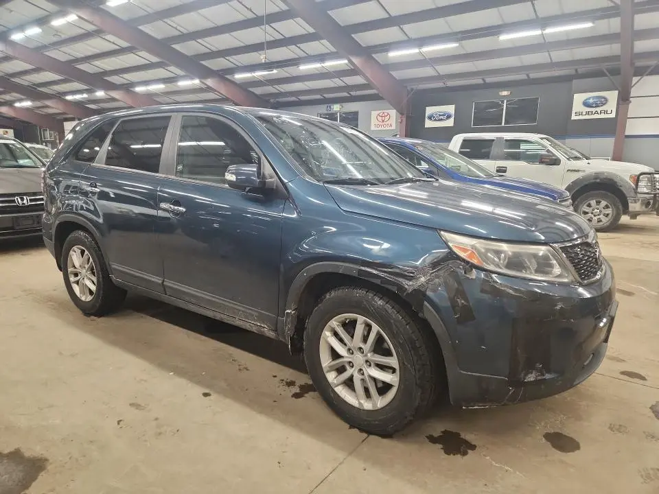 2014 KIA SORENTO LX  