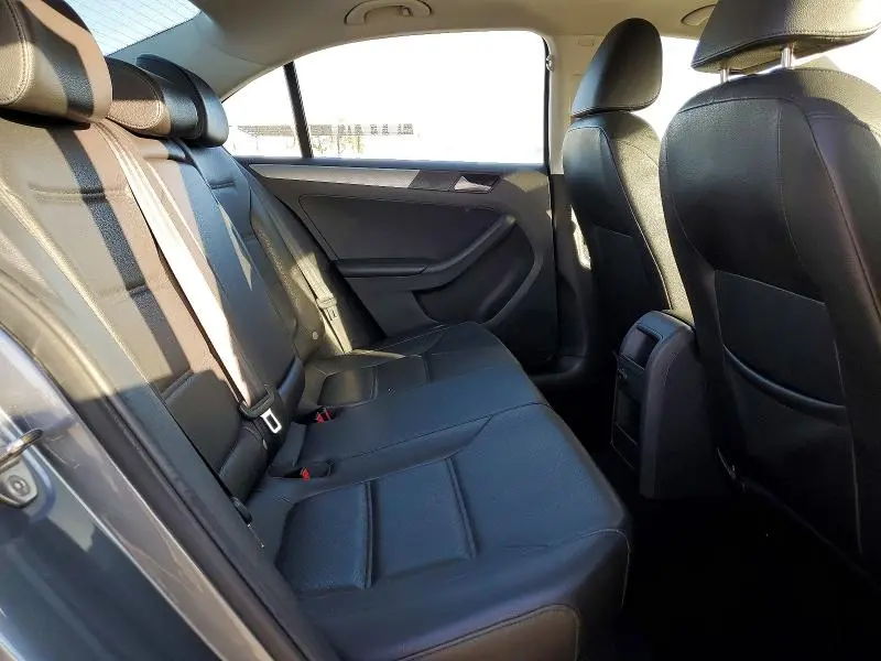 2017 VOLKSWAGEN JETTA SE  