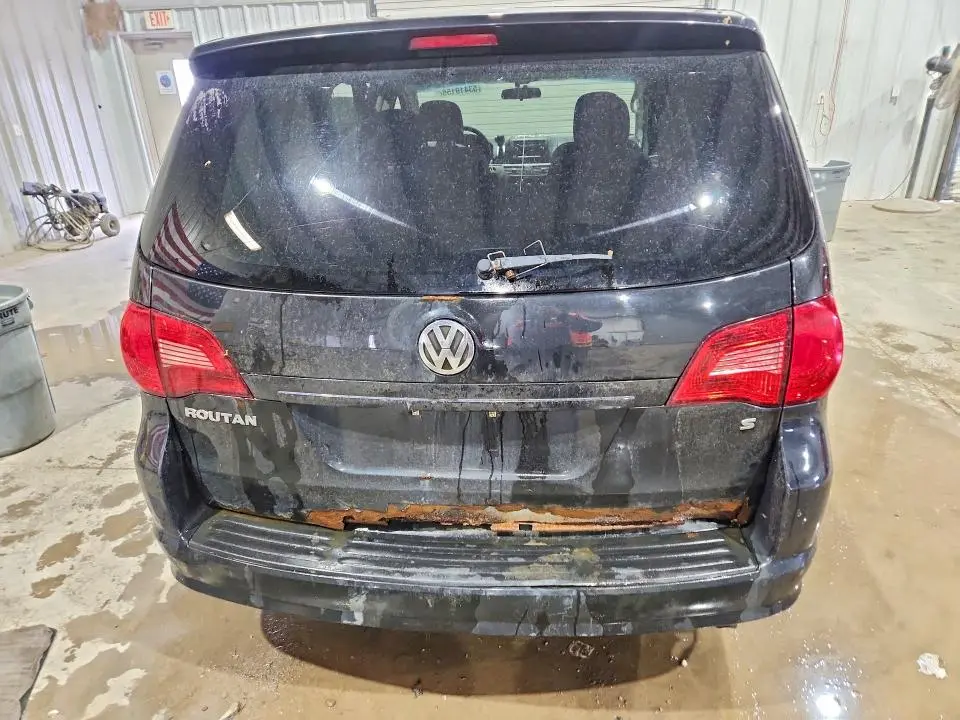 2012 VOLKSWAGEN ROUTAN S  