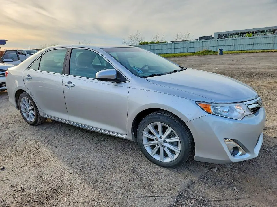 2014 TOYOTA CAMRY XLE V6  