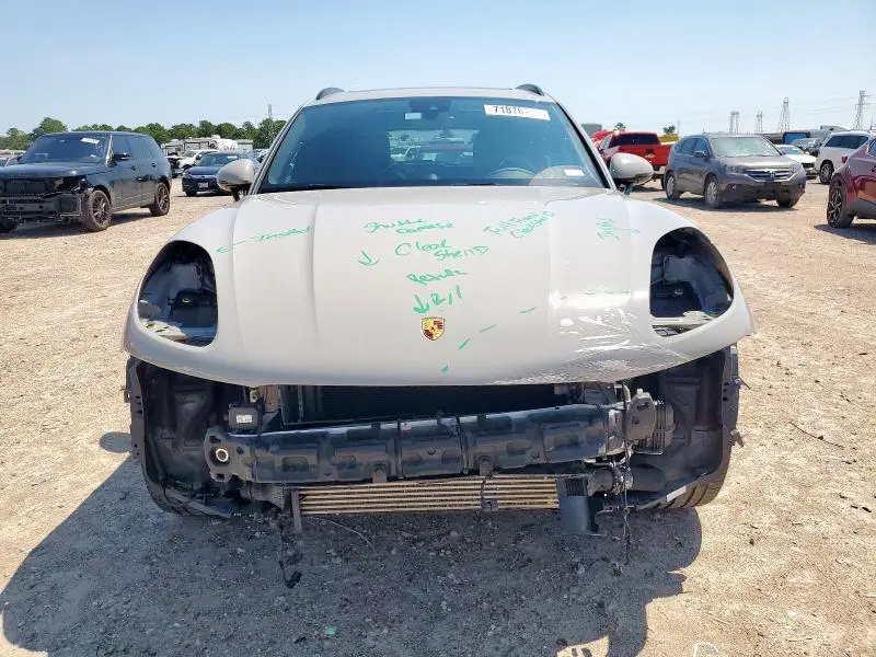 2023 PORSCHE MACAN BASE  